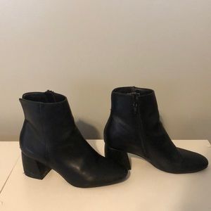 Chinese laundry Davinna Bootie size 6.5 black leather